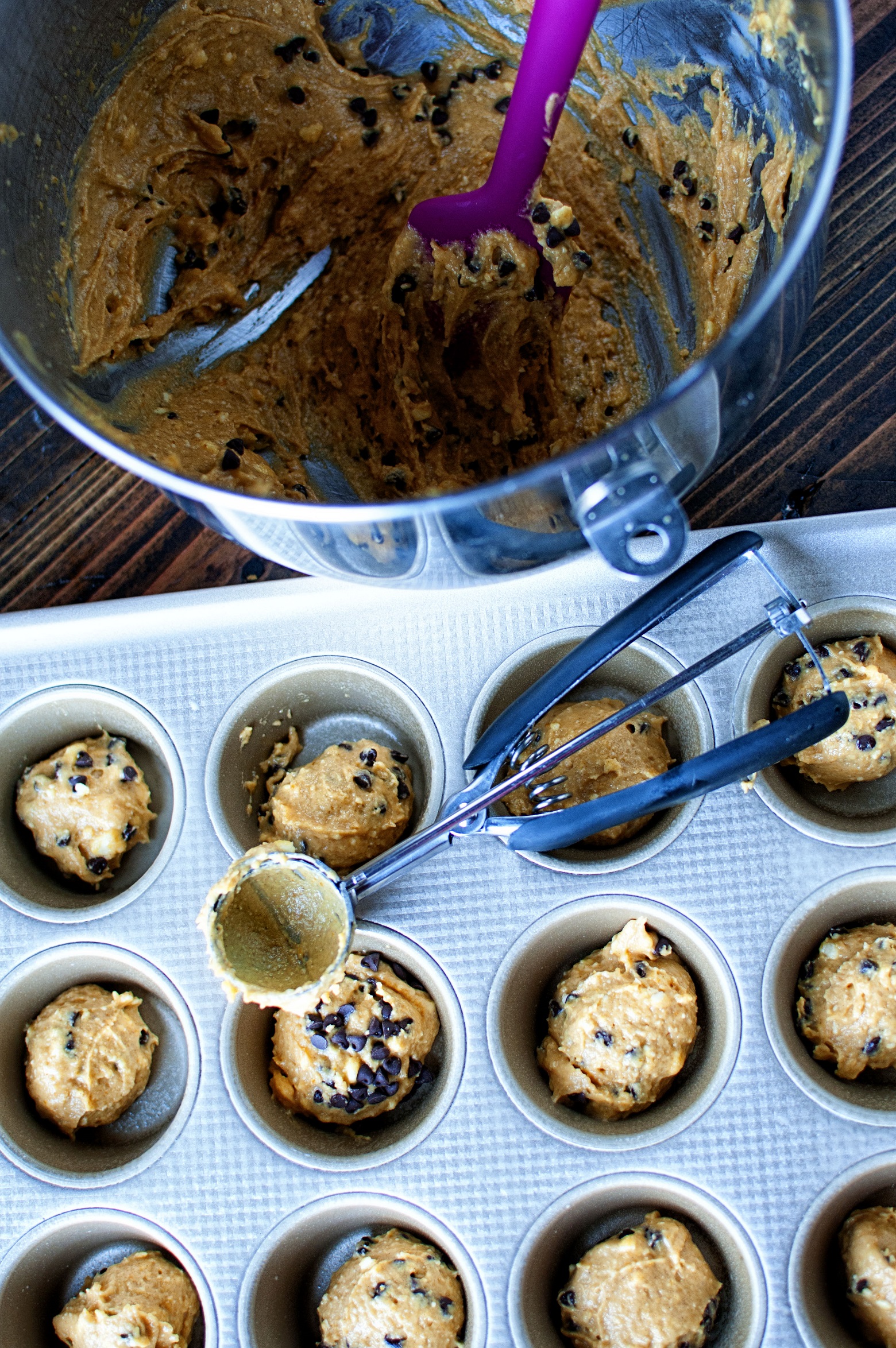 pumpkin-chocolate-chip-whoopie-pies-01