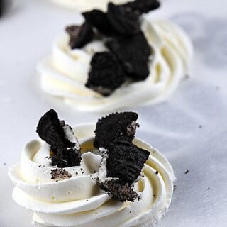 Oreo Frozen Whipped Cream Circles