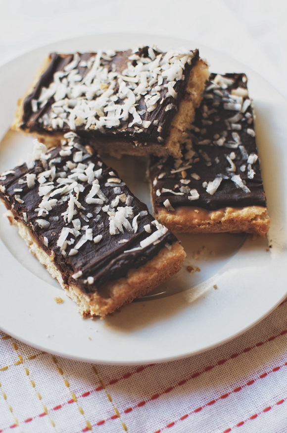 Samoas Lofthouse Cookie Bars on a plate