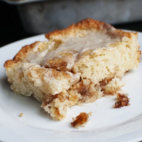 Cinnamon Roll Apple PIe Cake