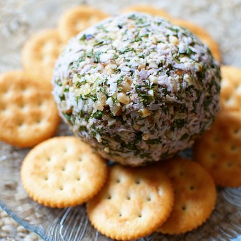 My Mom’s Cheeseball