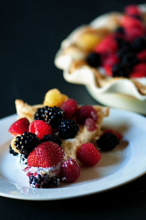 DairyGold Easy Sour Cream Berry Pie 05