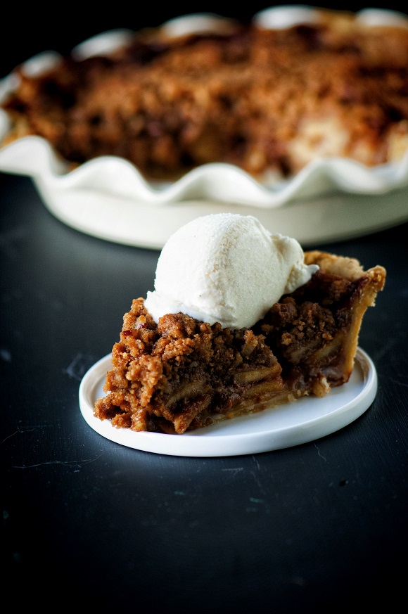 Caramel Apple Whiskey Crumb Pie