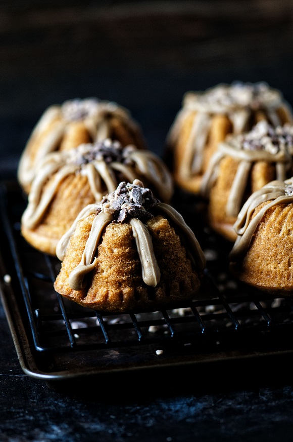 Mini Pumpkin Toffee Bundt Cakes