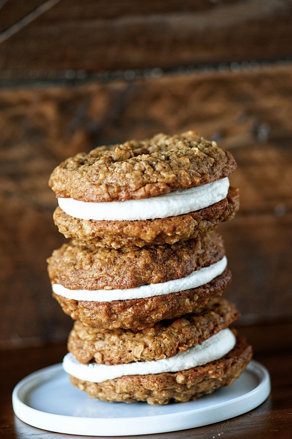 Gingerbread Oatmeal Eggnog Cookie Pies