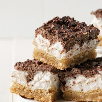 Peanut Butter Marshmallow Crunch Bars - Sweet ReciPEAs