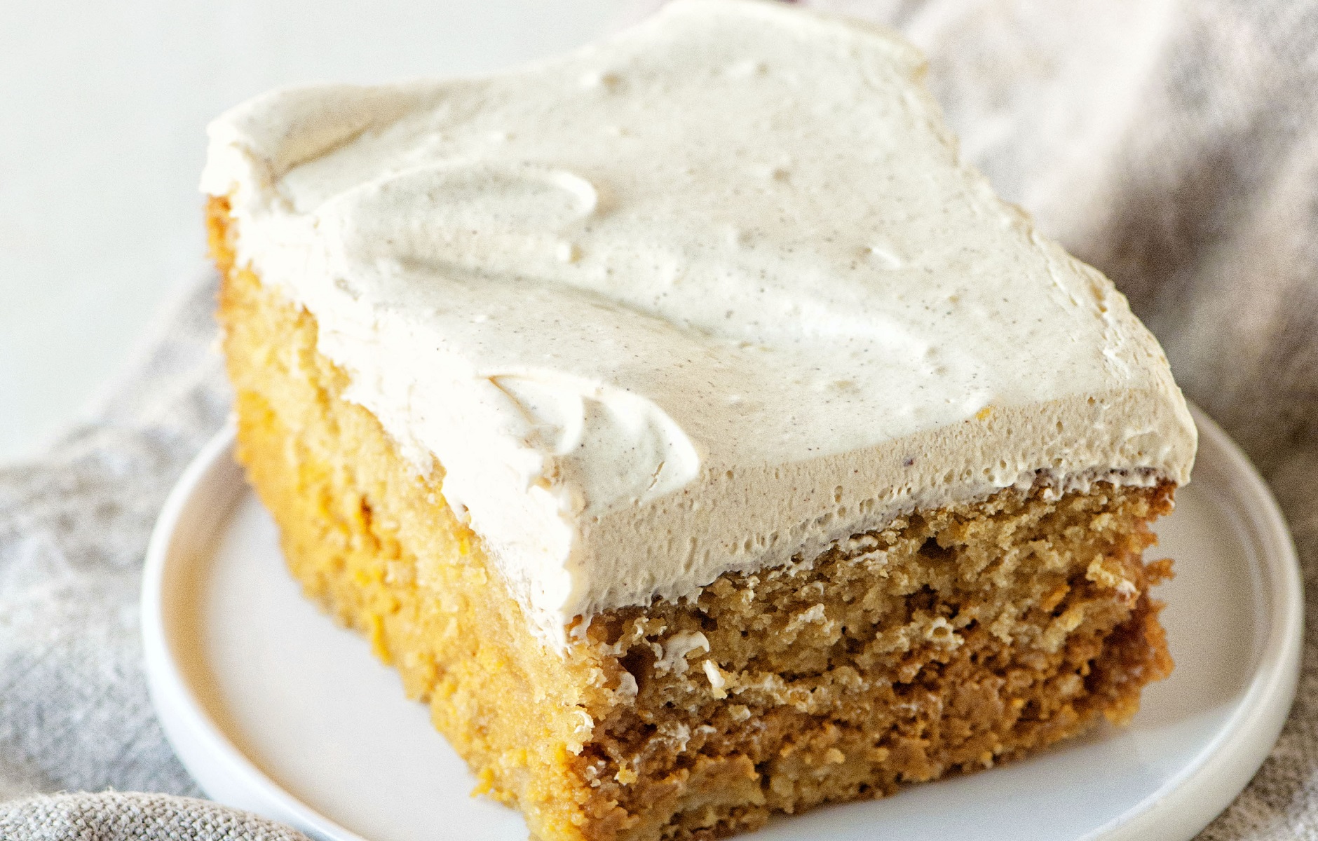 Pumpkin Spice Latte Magic Cake