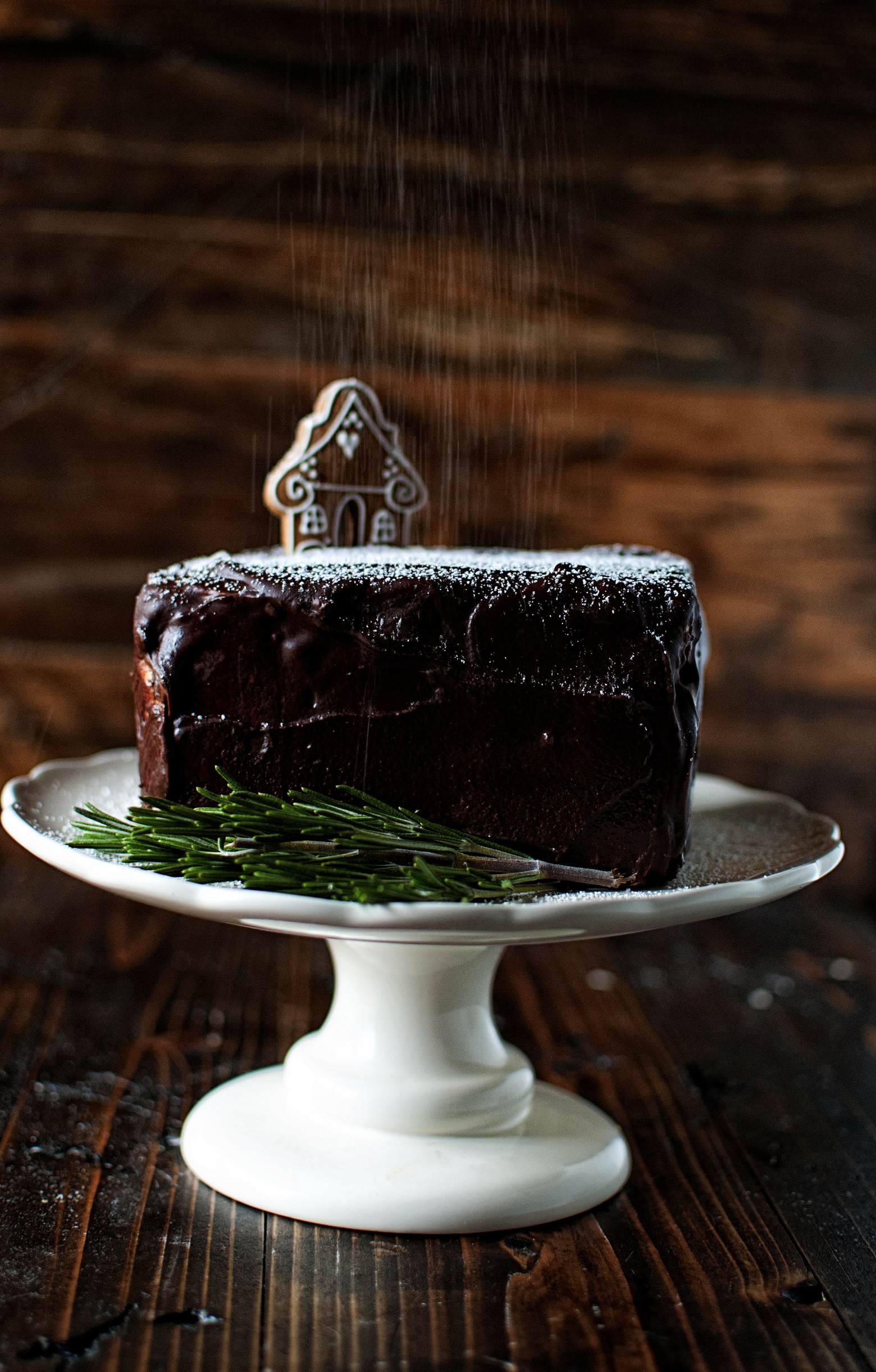 Chocolate Gingerbread Cake with Gingerbread Buttercream