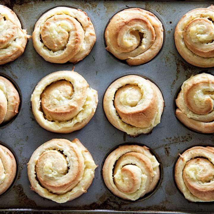 Coconut Cream Pie Breakfast Buns