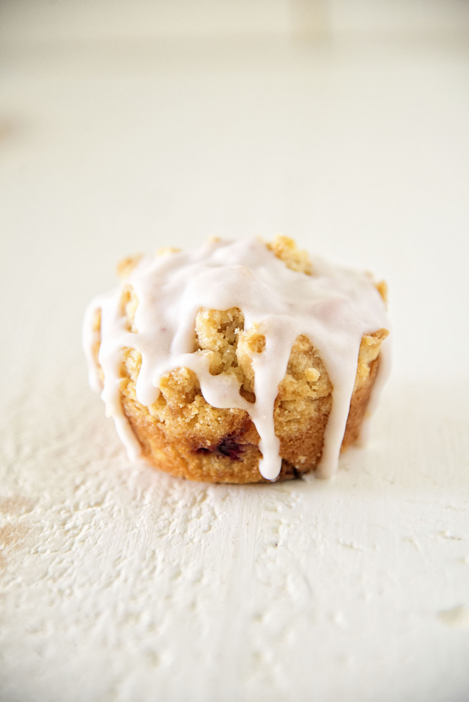 Cranberry White Chocolate Chip Crumb Topped Muffins 