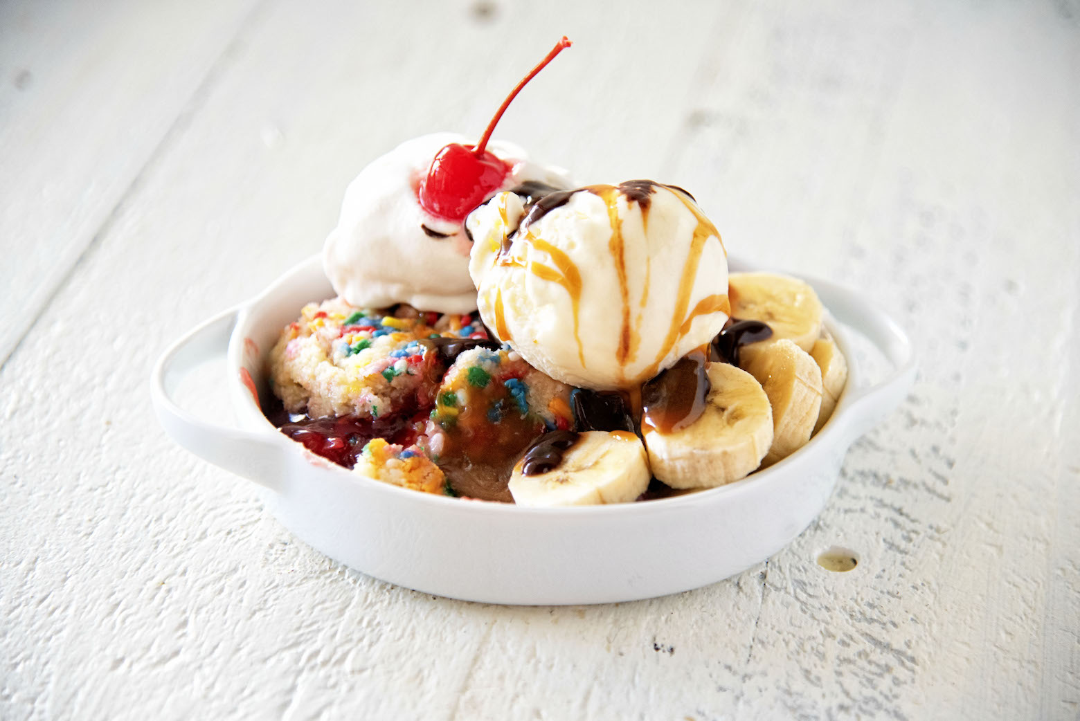 Banana Split Dump Cake 