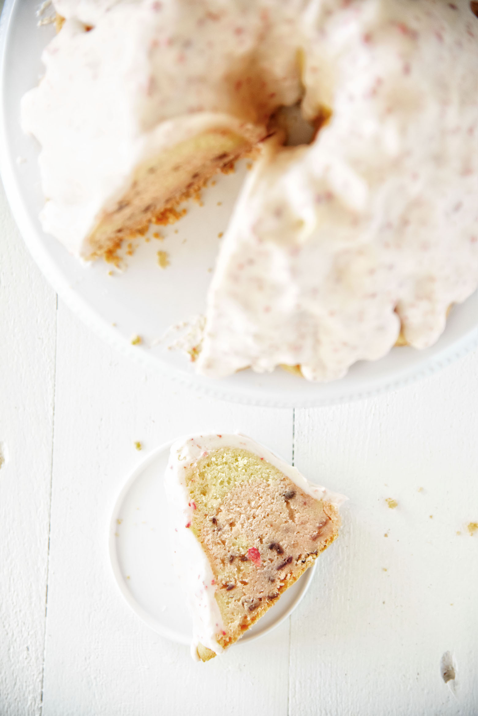 Strawberries and Cream Bundt Cake 