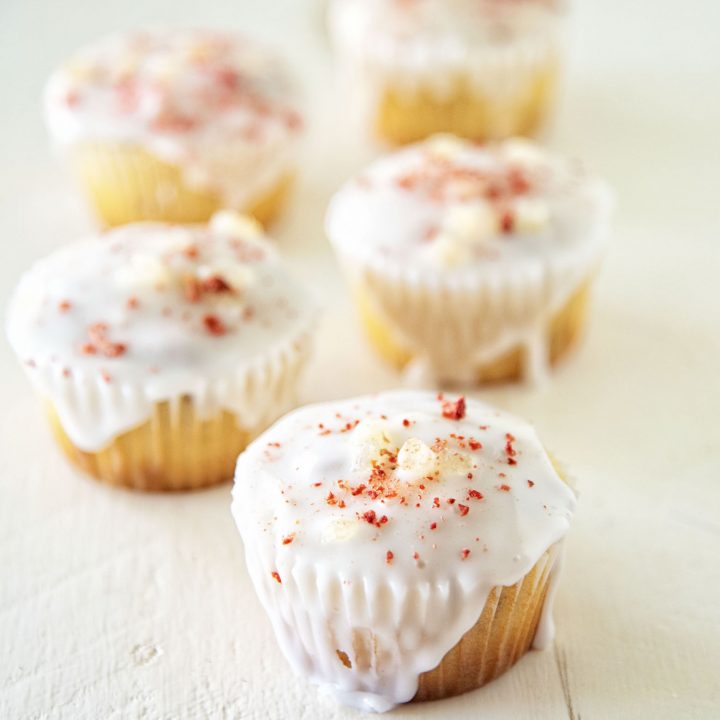 Strawberry Lemonade Glazed Cupcakes