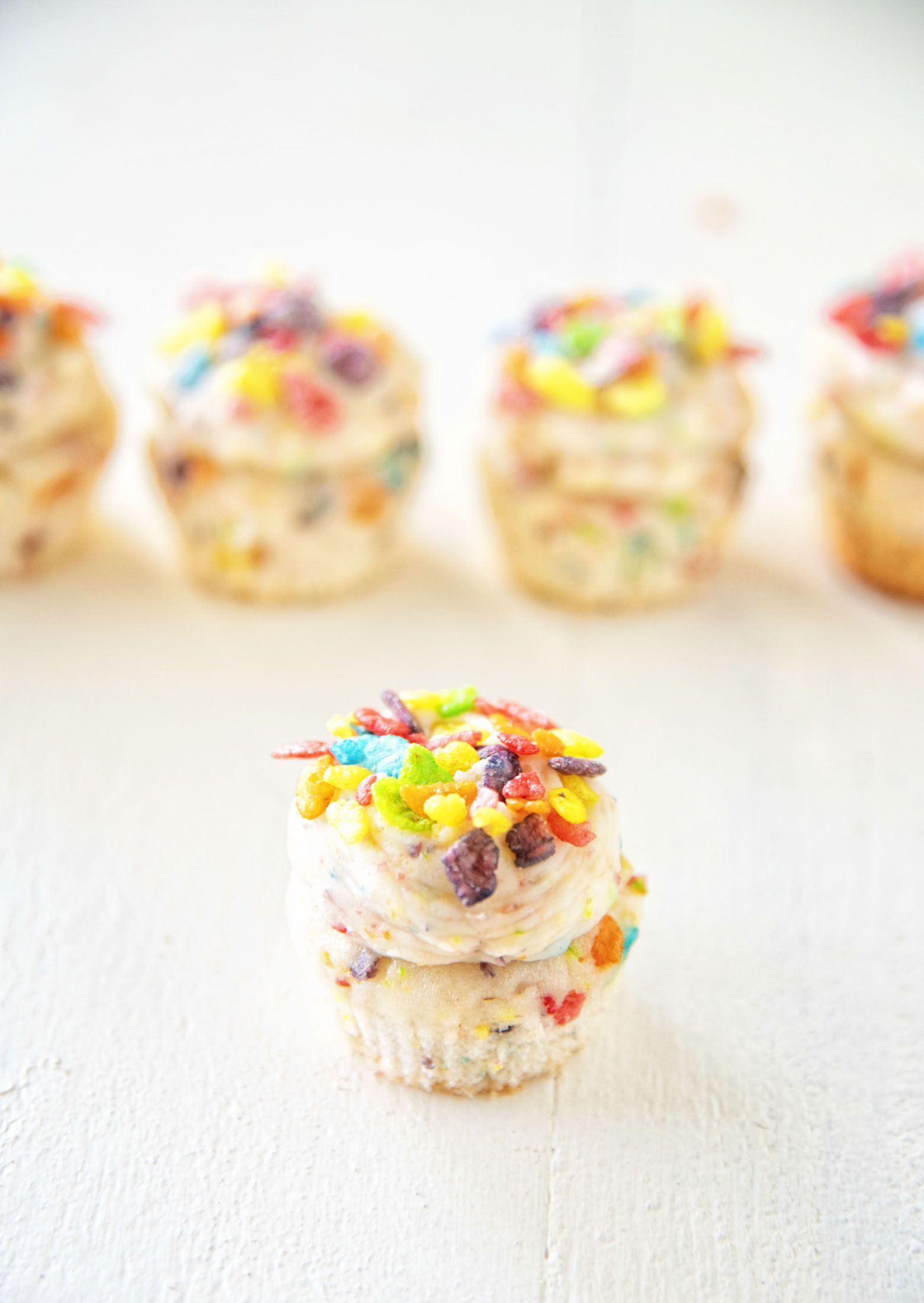 Mini Fruity Pebbles Cupcakes 