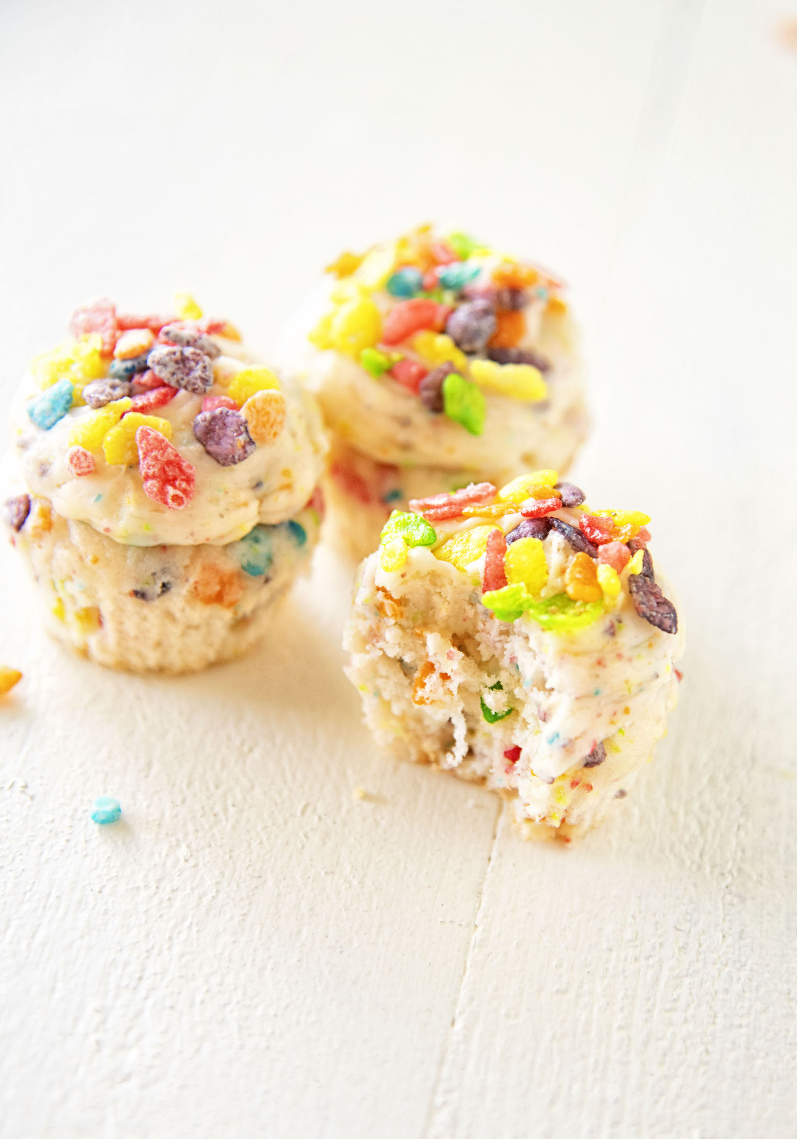 Mini Fruity Pebbles Cupcakes 