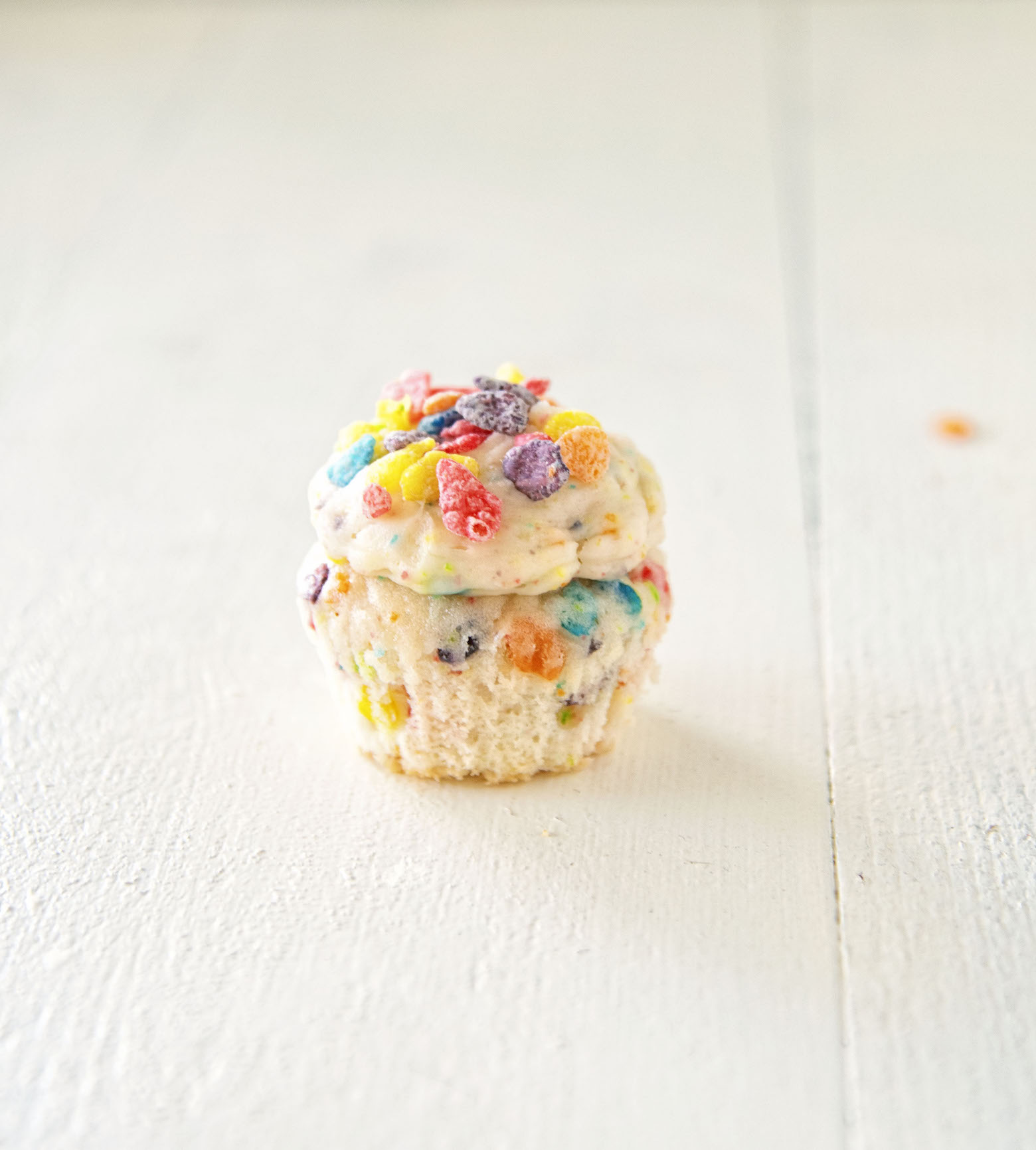 Mini Fruity Pebbles Cupcakes