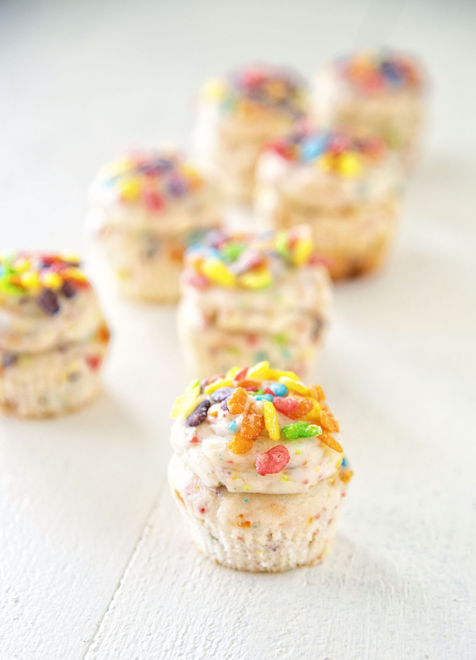 Mini Fruity Pebbles Cupcakes 