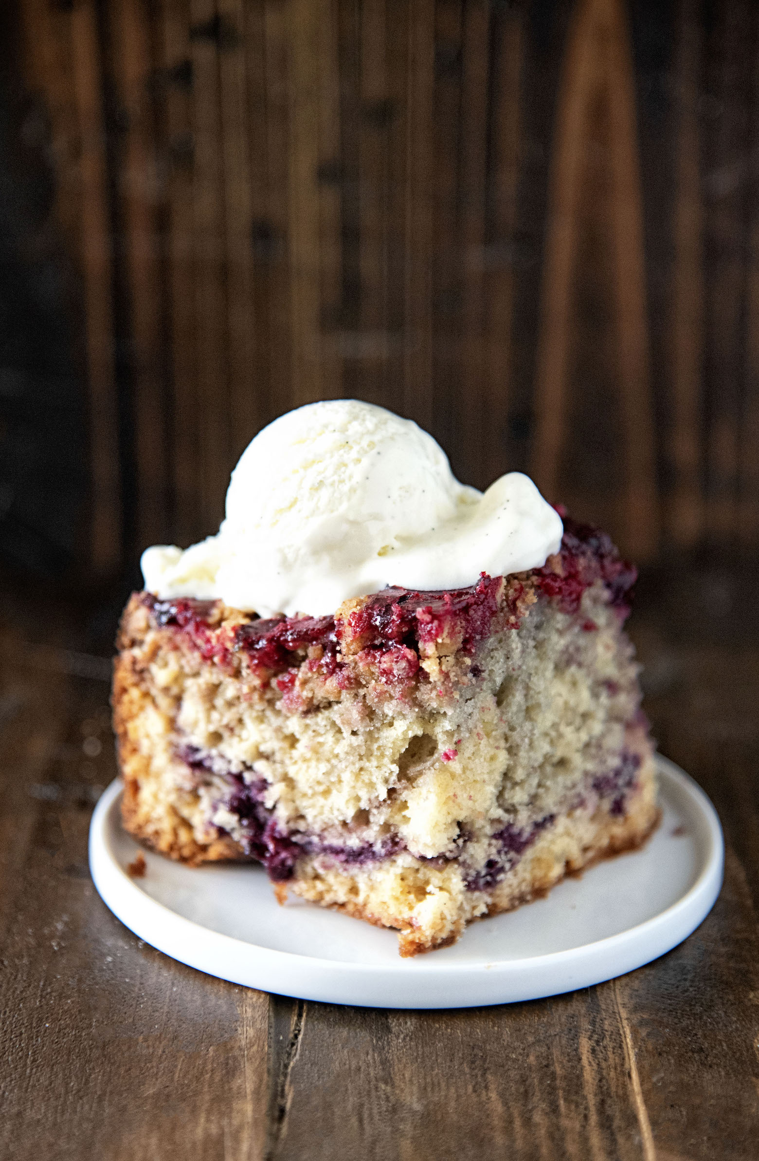 Blackberry Brown Butter Crumb Coffee Cake 