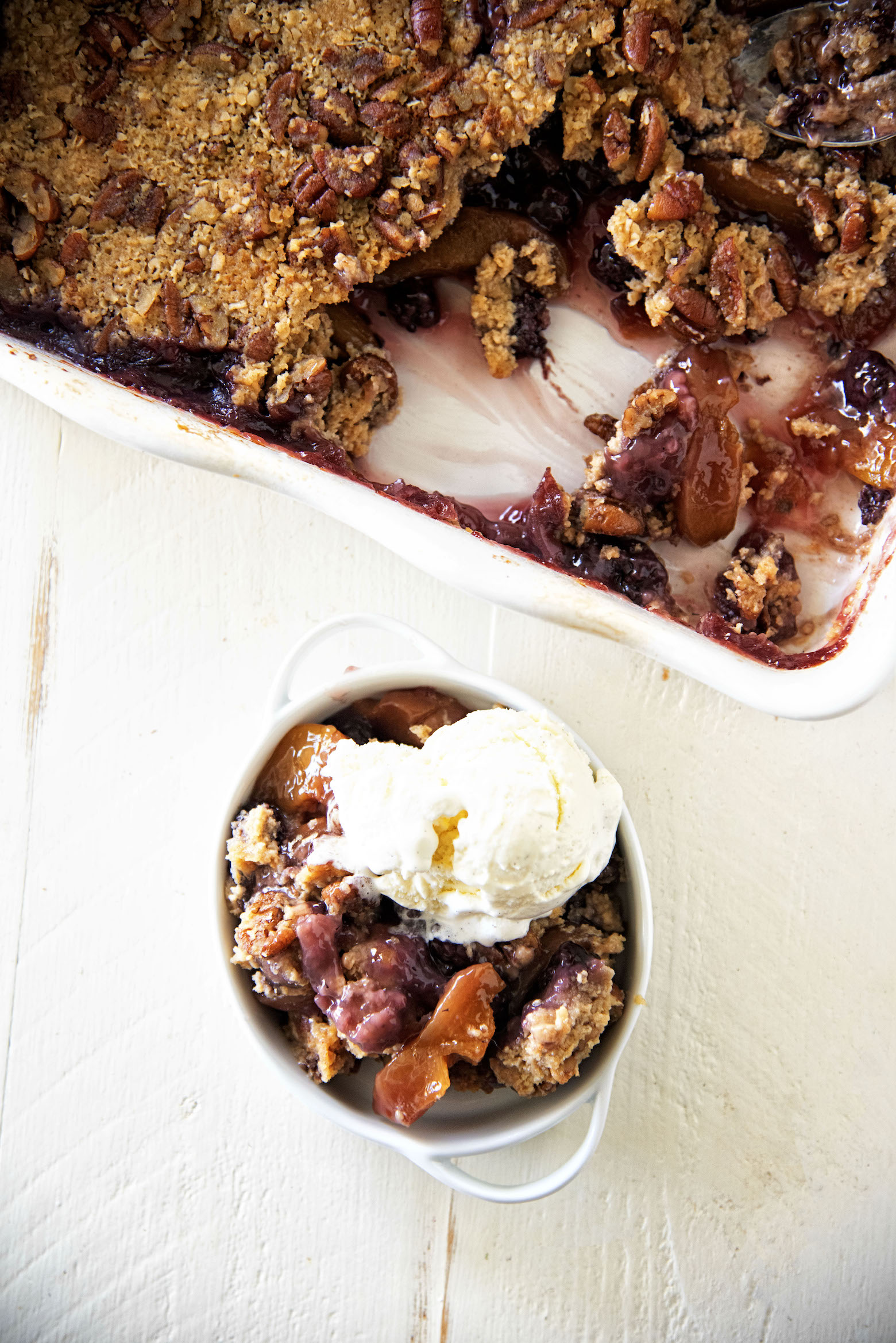 Peach Blackberry Oatmeal Cookie Cobbler