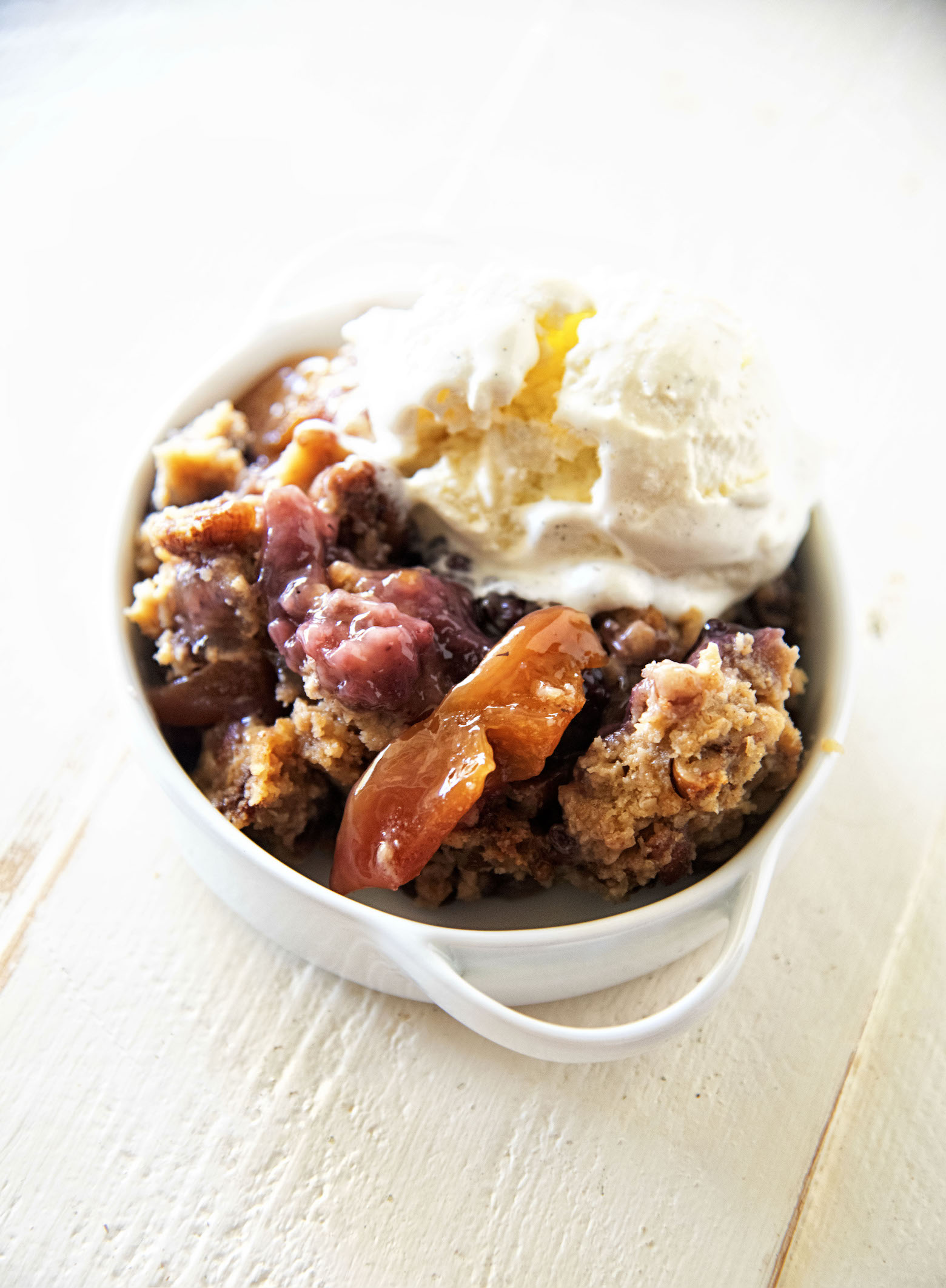 Peach Blackberry Oatmeal Cookie Cobbler