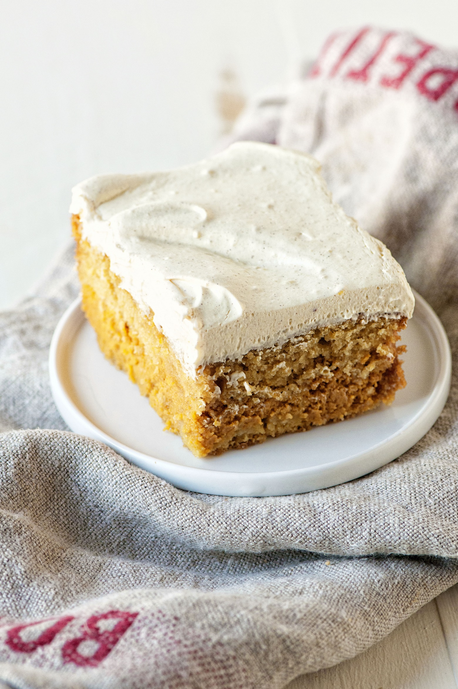 Pumpkin Spice Latte Magic Cake 