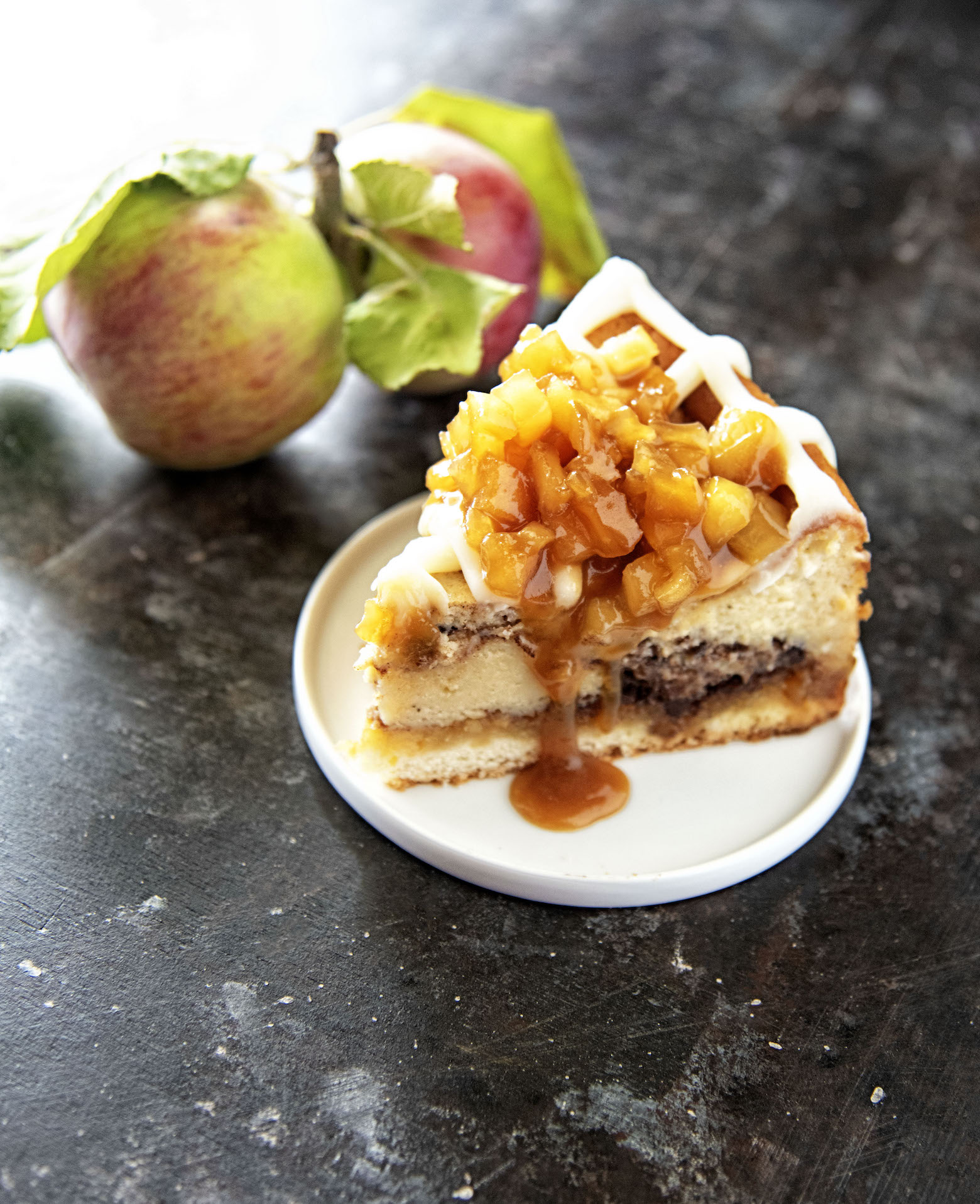 Cinnamon Roll Caramel Apple Cheesecake