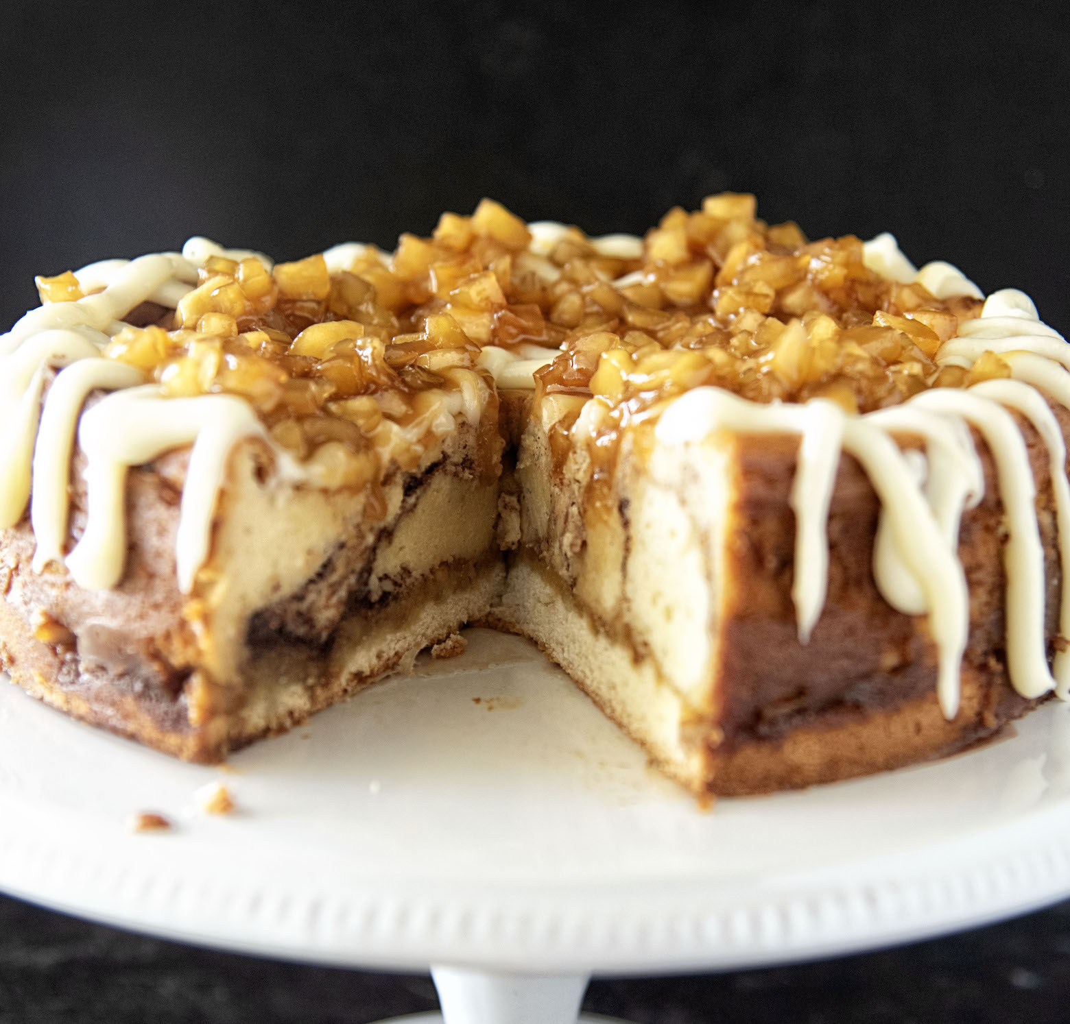 Cinnamon Roll Caramel Apple Cheesecake