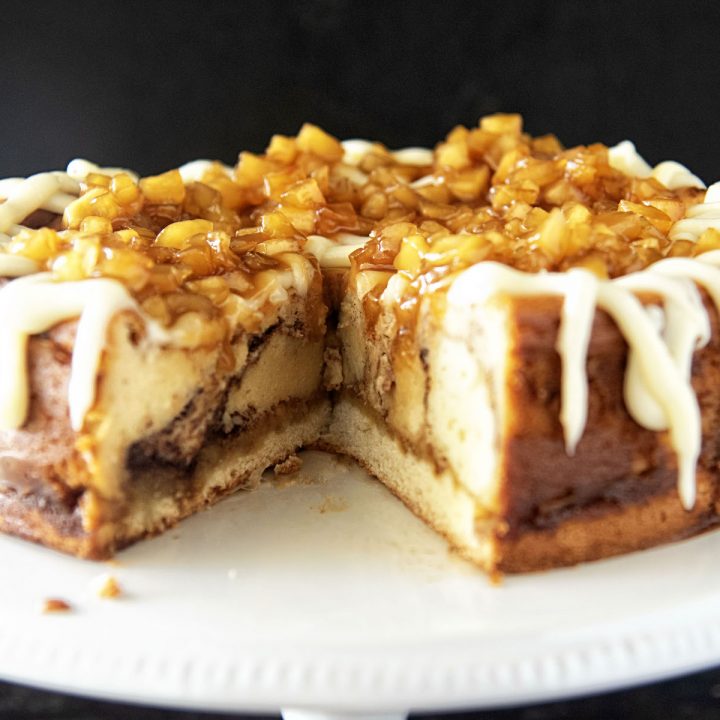 Cinnamon Roll Caramel Apple Cheesecake