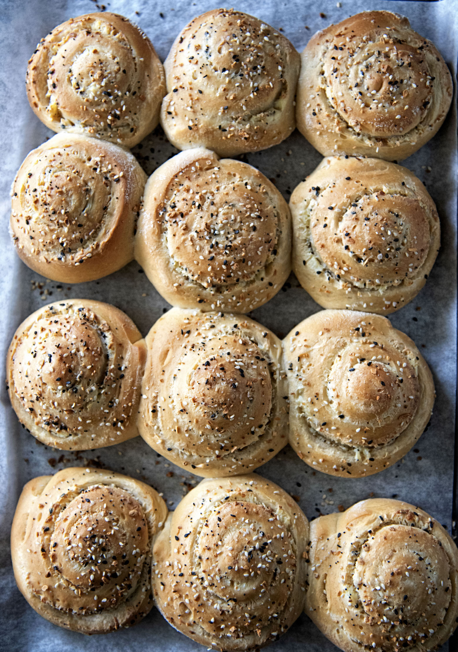 Sourdough Everything Bagel Spiral Rolls