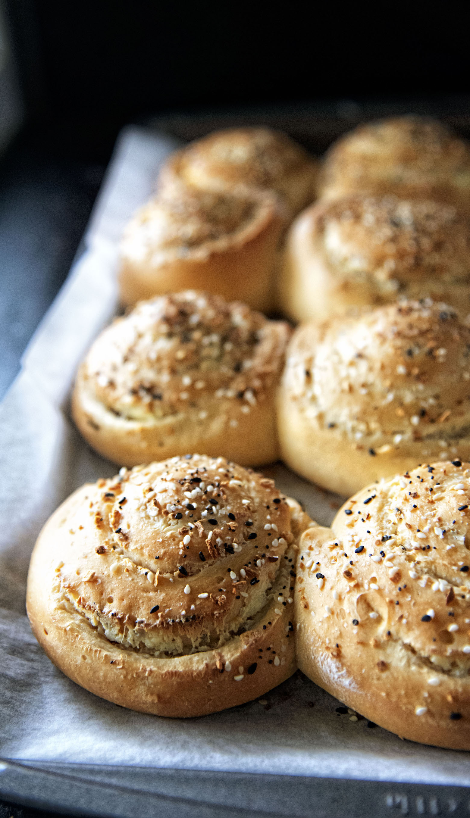 Sourdough Everything Bagel Spiral Rolls