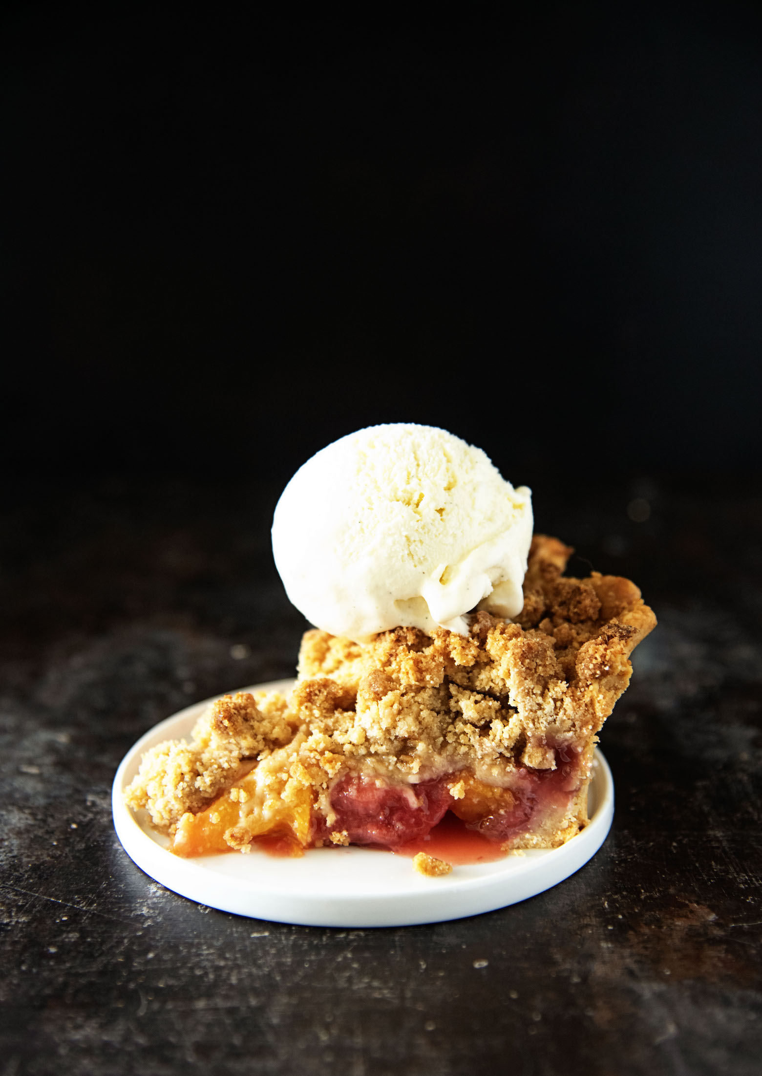 Strawberry Peach Crumb Pie 