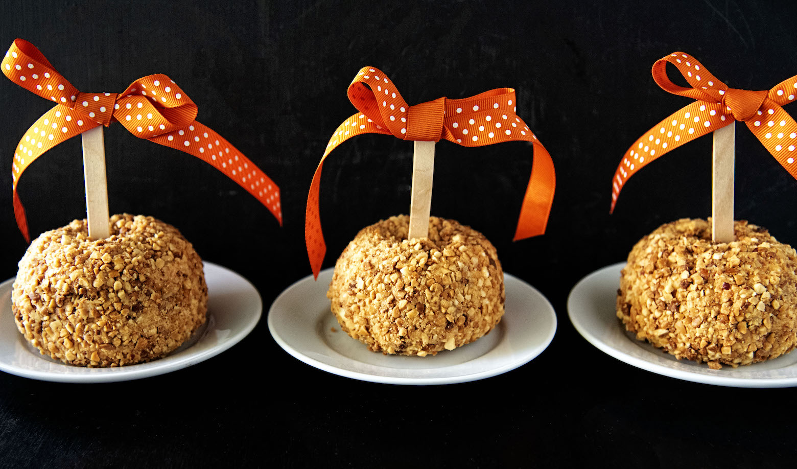 Caramel Apple Cheesecake Cheeseballs