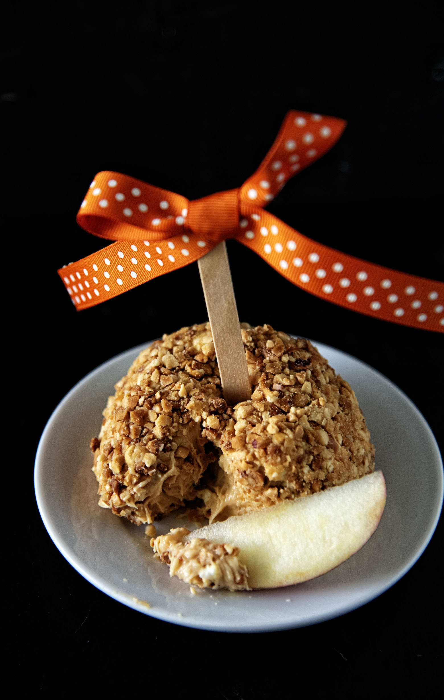 Caramel Apple Cheesecake Cheeseballs