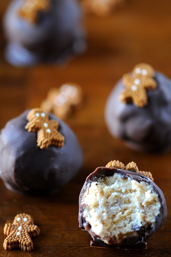 Gingerbread Oreo Cookie Balls