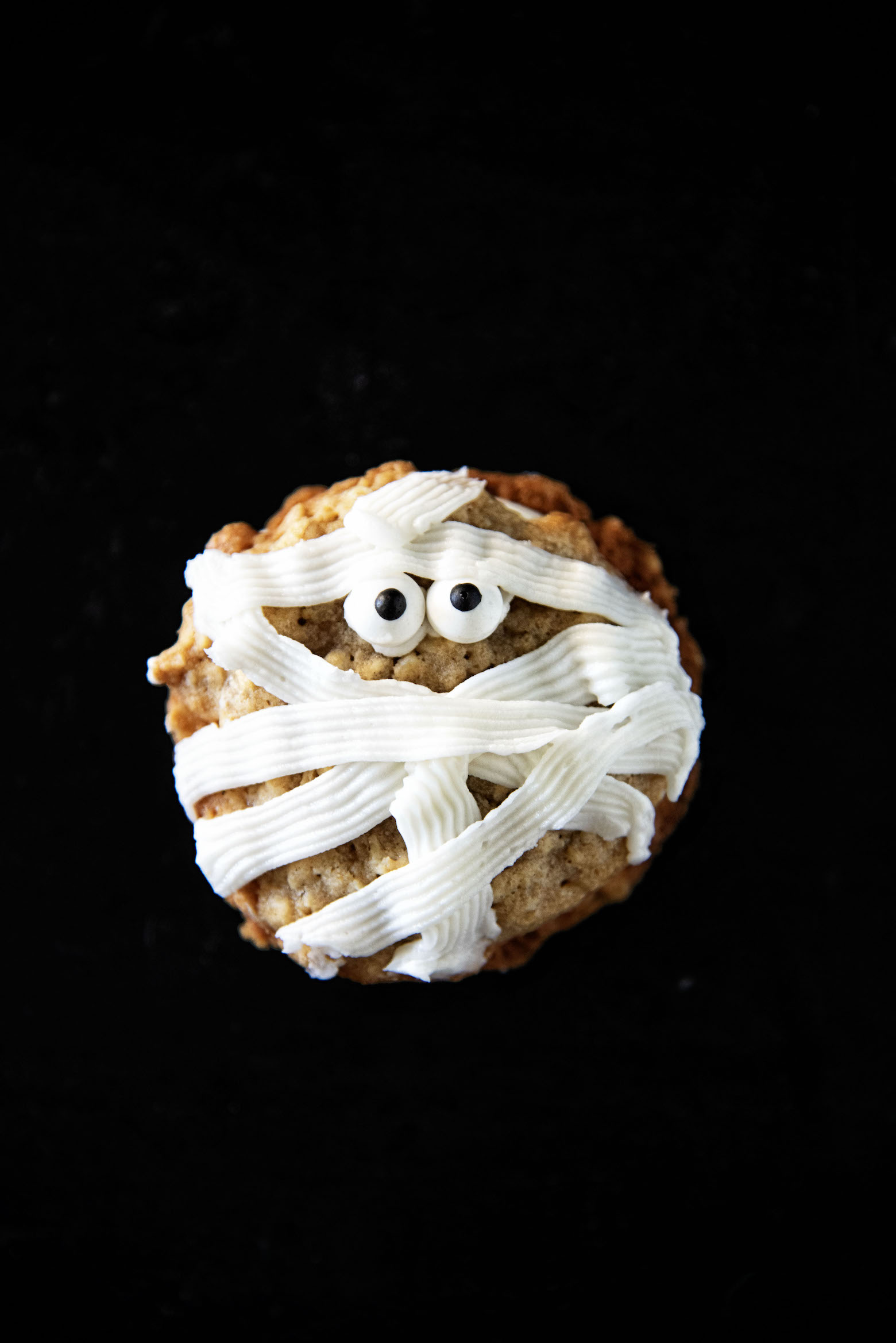 Maple Mummy Oatmeal Cookie Cream Pies 