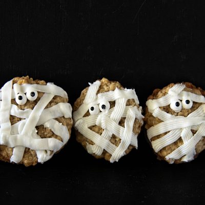 Maple Mummy Oatmeal Cookie Cream Pies #HalloweenTreatsWeek