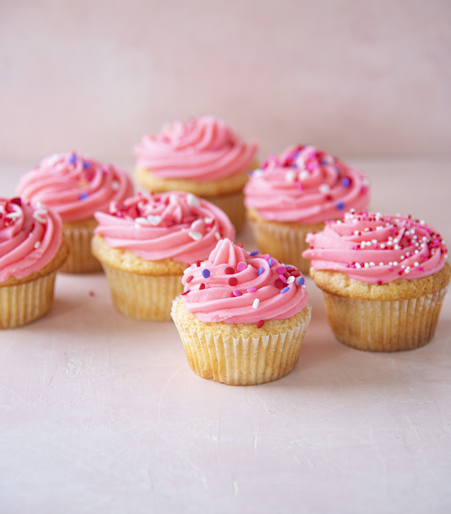 Picture of 7 Pink Vanilla-Vanilla Cupcakes 