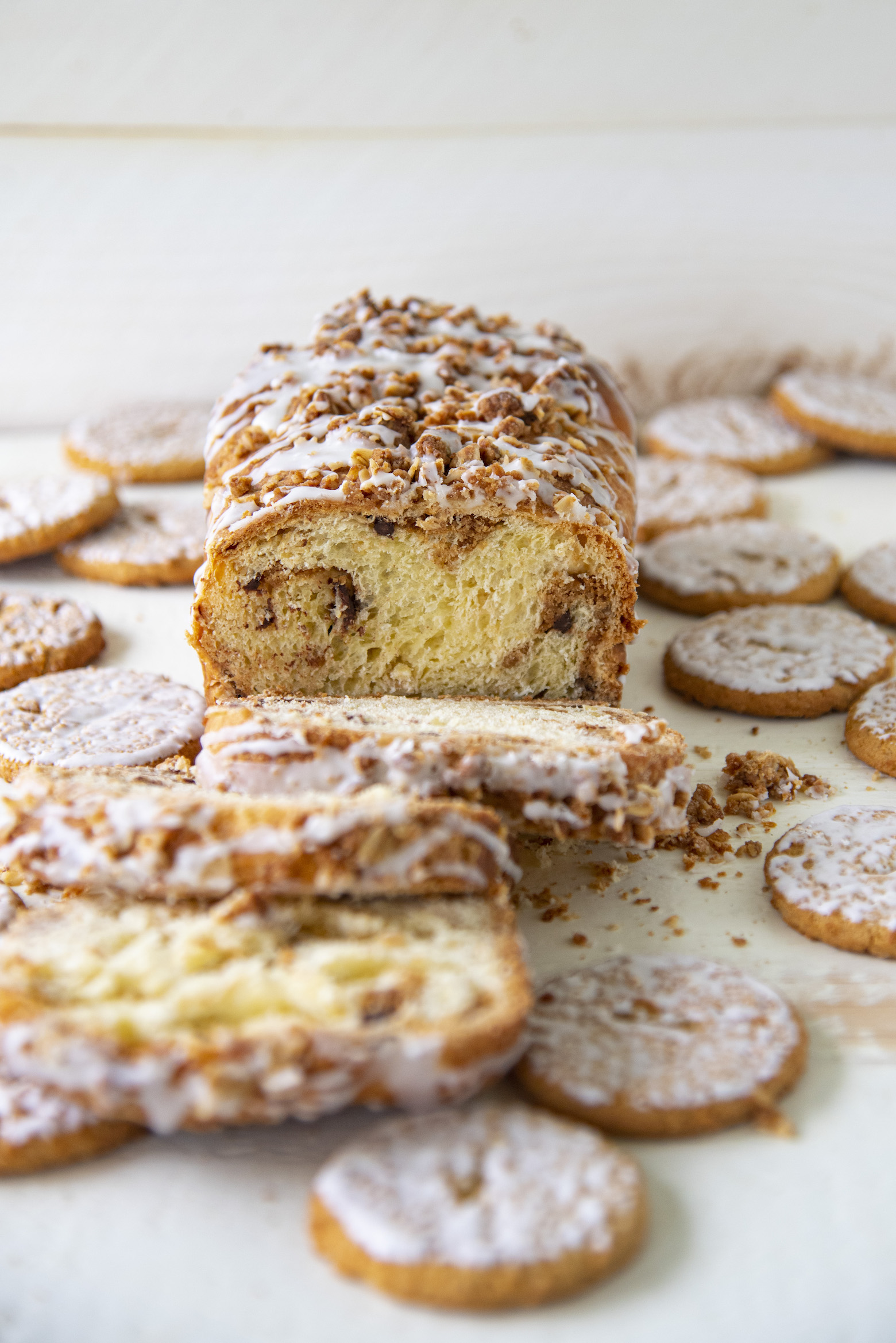 Oatmeal-Chocolate-Chip-Cookie-Babka-03 - Sweet ReciPEAs