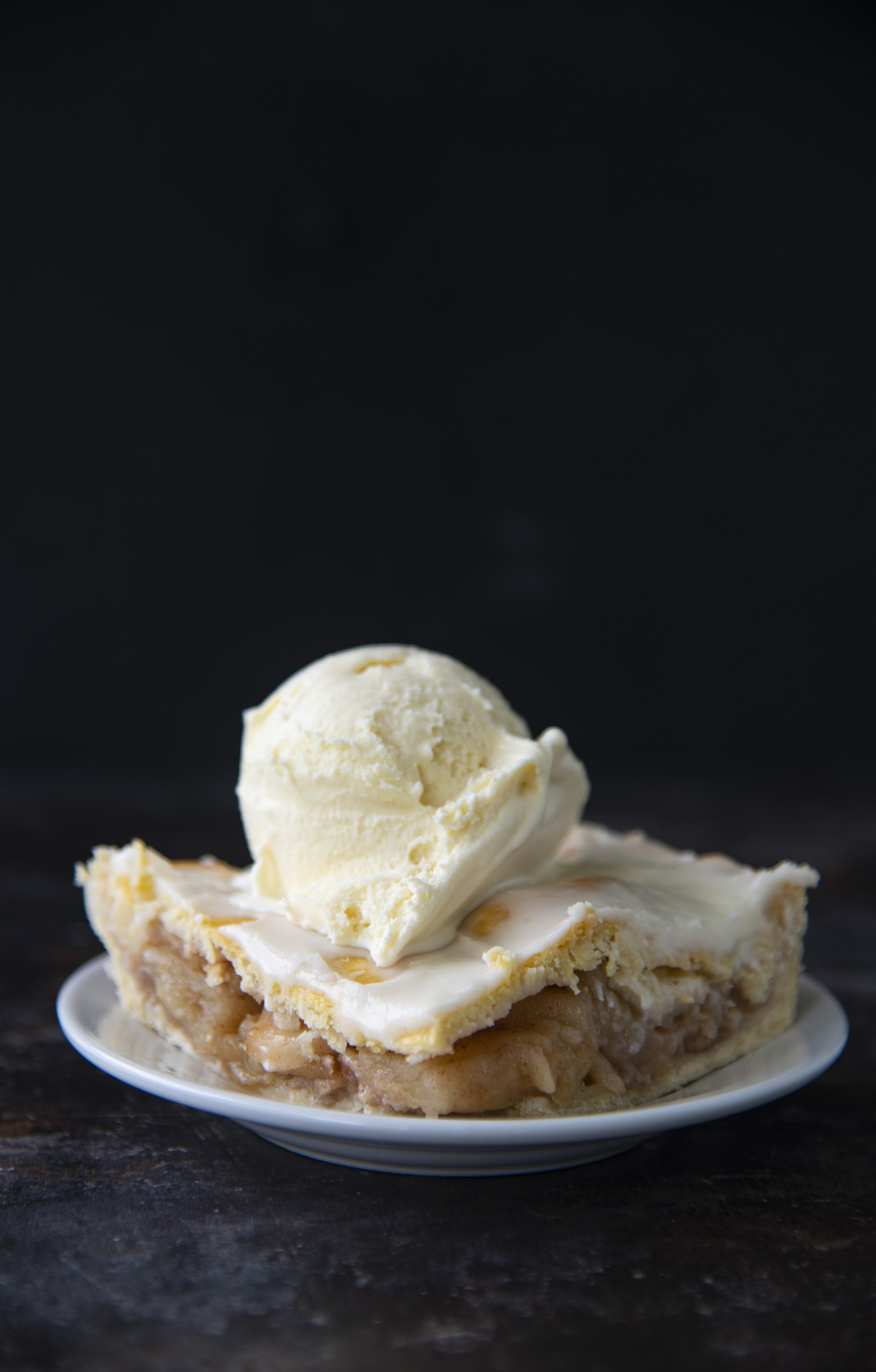 Cinnamon Toast Crunch Apple Slice