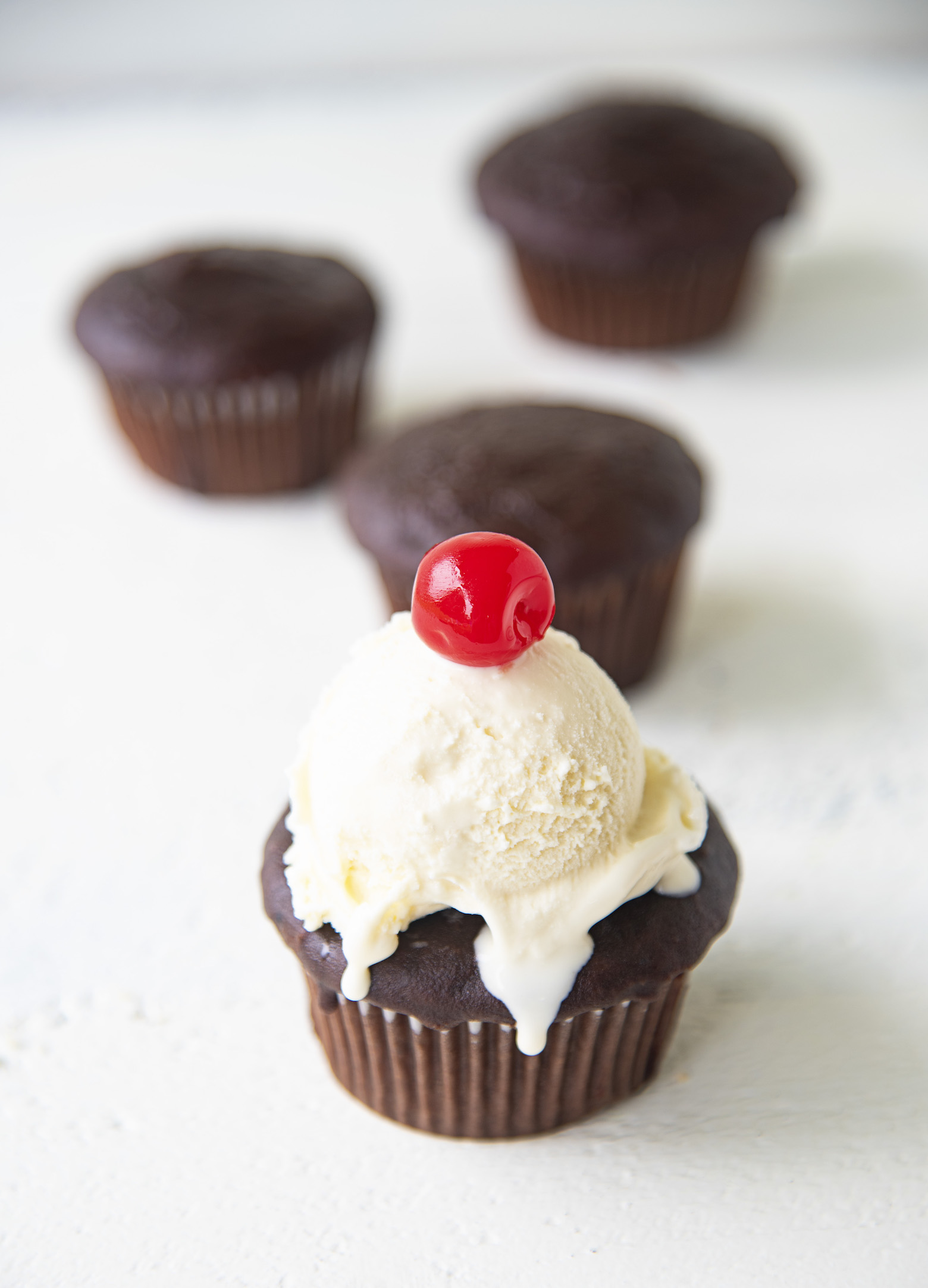 Chocolate Root Beer Float Cupcakes 