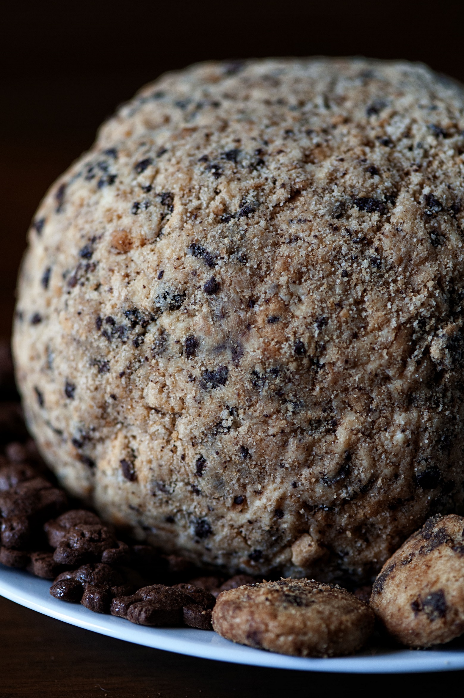 Chocolate Chip Cookie Dough Cheesecake Cheeseball 