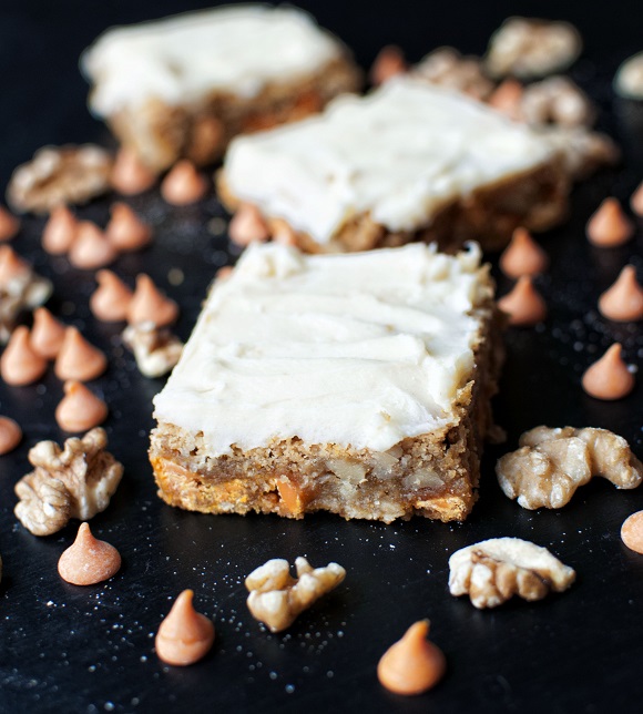 Frosted Pumpkin Chip Oatmeal Scotchie Bars
