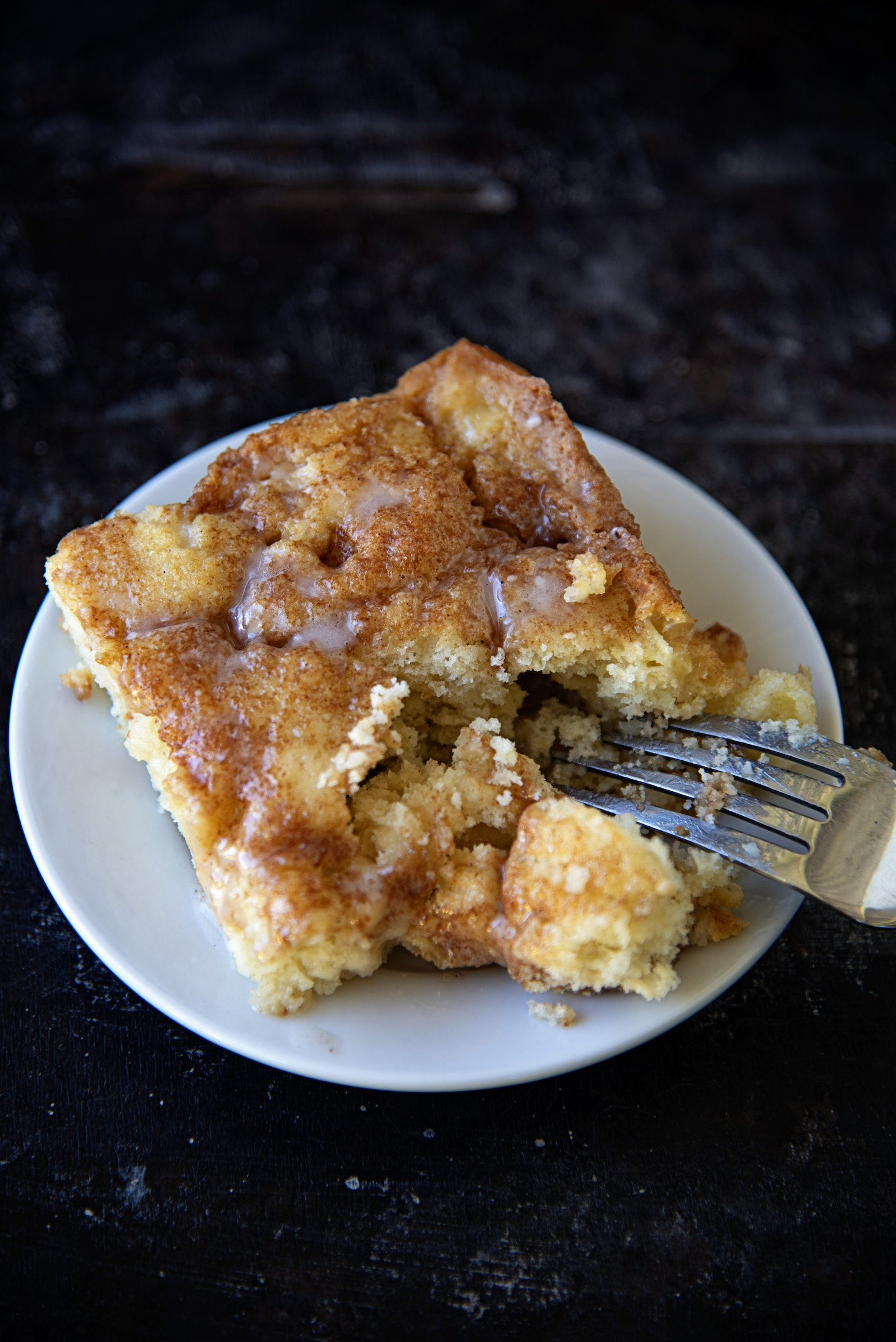 Caramel Apple Cinnamon Roll Cake 