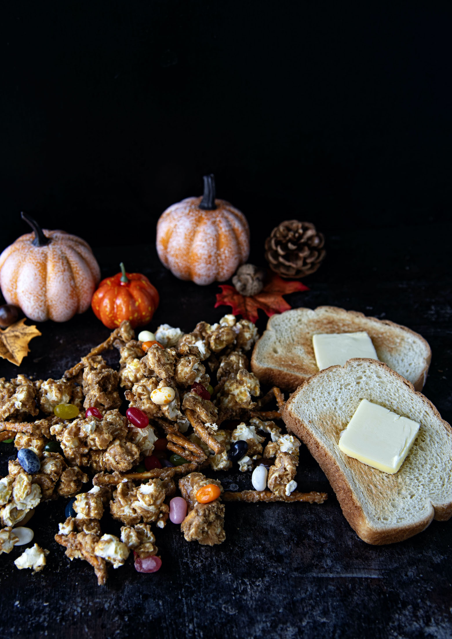 Charlie Brown Thanksgiving Caramel Corn