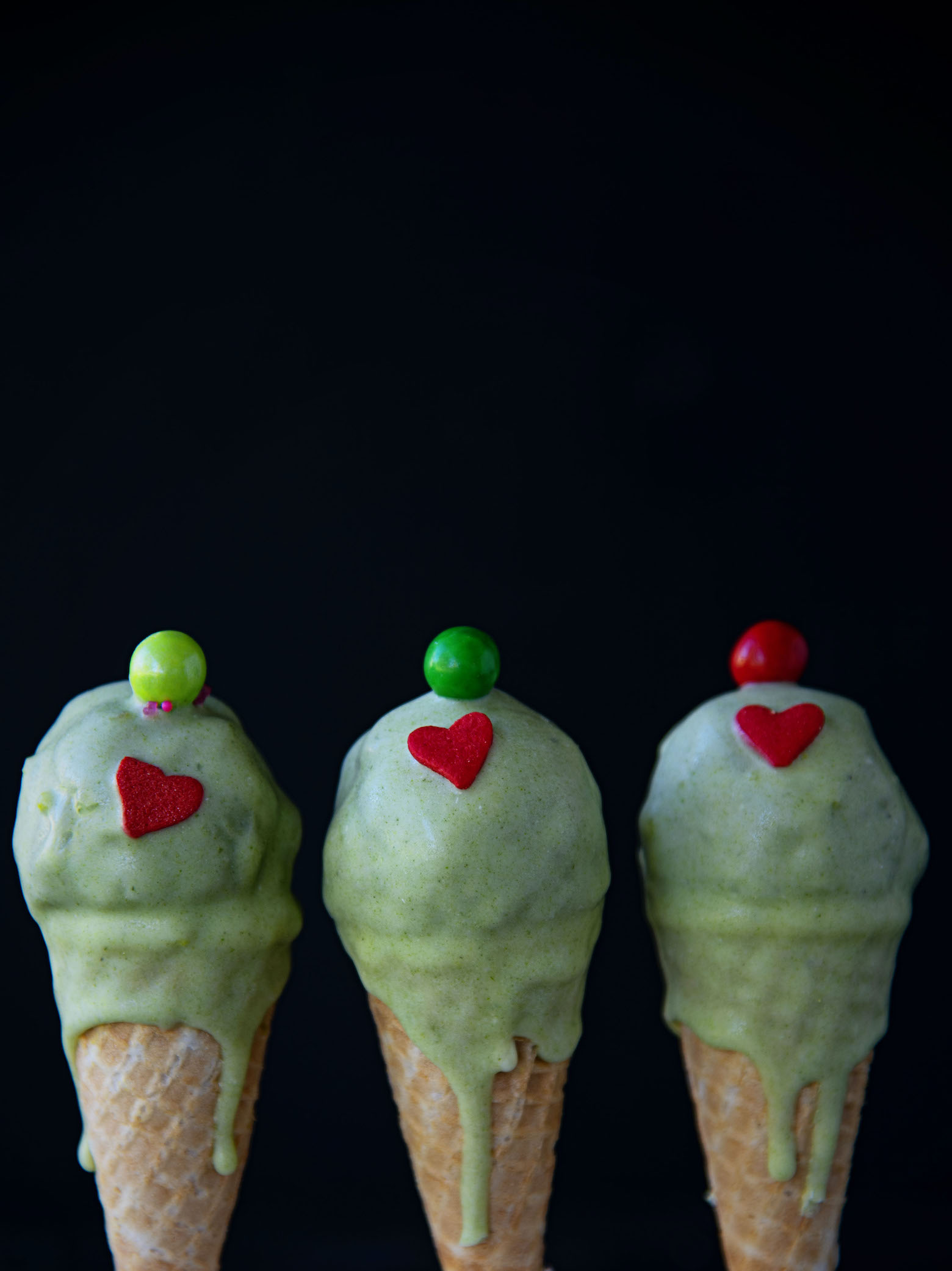 The Grinch Vanilla Cake Pops