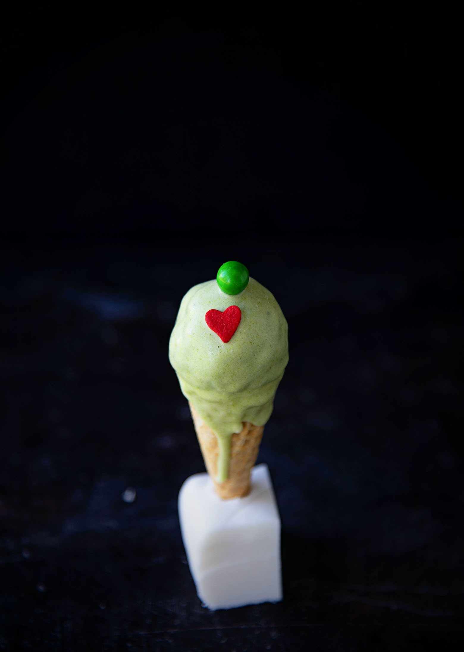 The Grinch Vanilla Cake Pops