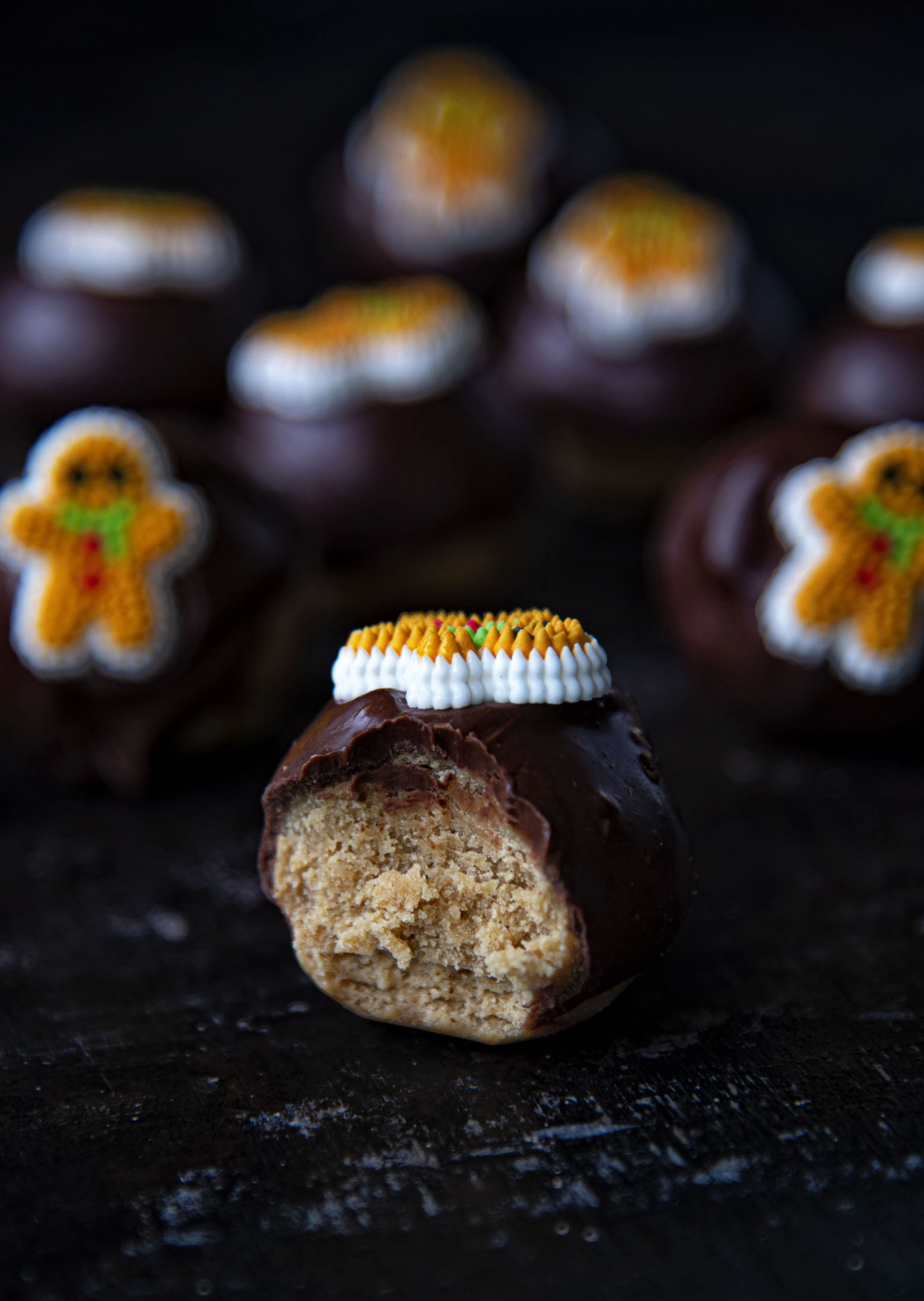 Gingerbread Cookie Dough Truffles