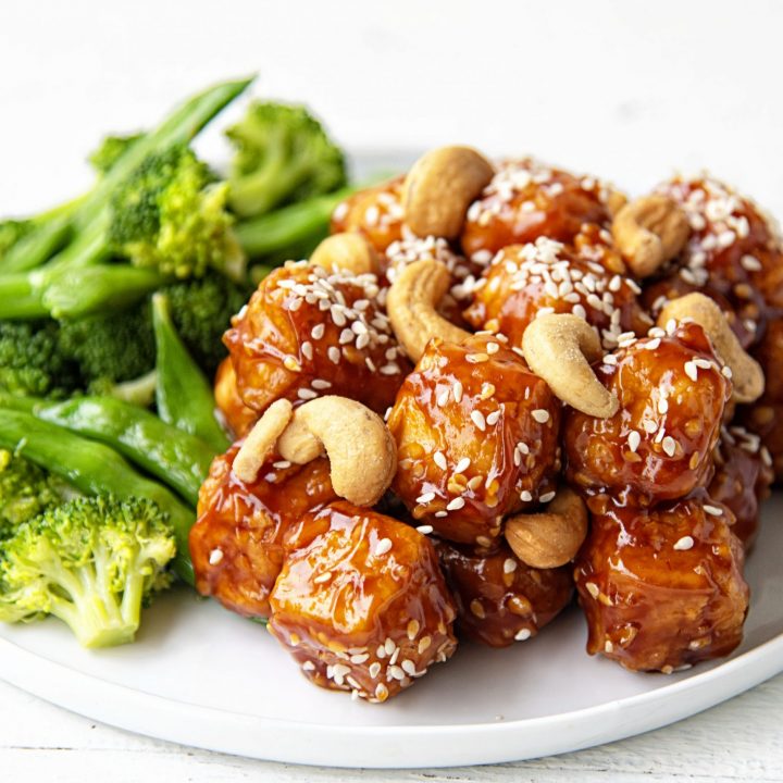 Crispy Sesame Cashew Tofu