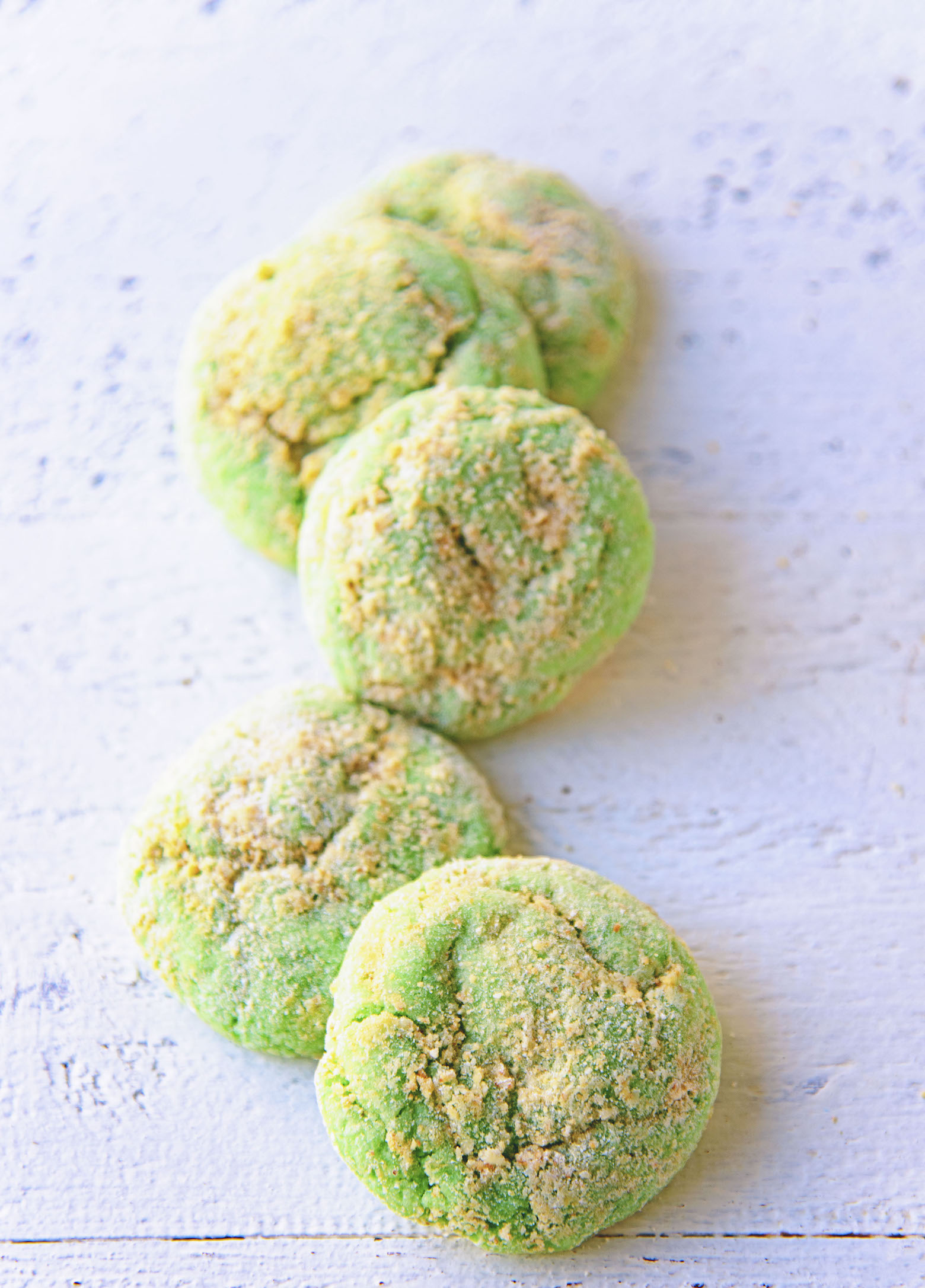 Row of Key Lime Pie Crinkle Cookies