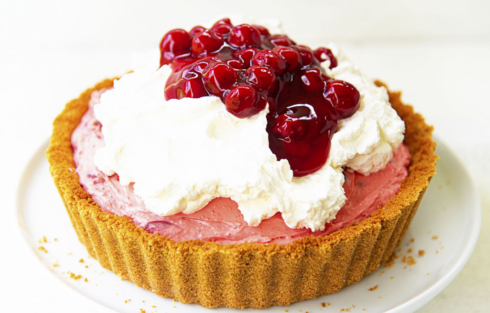 Cherry Cheesecake Jello Pie with Graham Cracker Crust